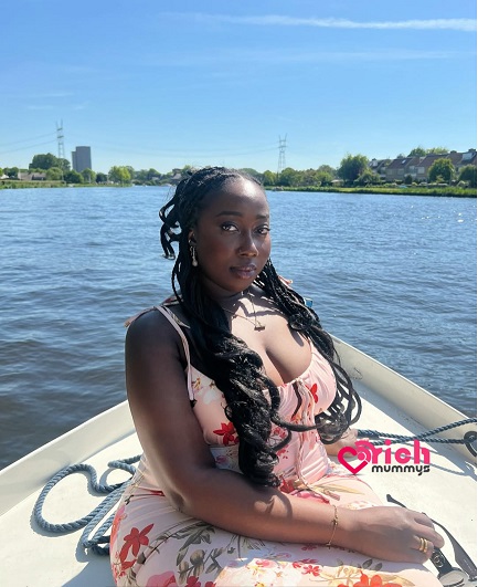 34-year-old Eldoret sugar mummy looking for a mature young man for a real connection