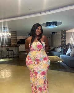 Ravin 38-year-old sugar mummy in Mombasa seeking mature man